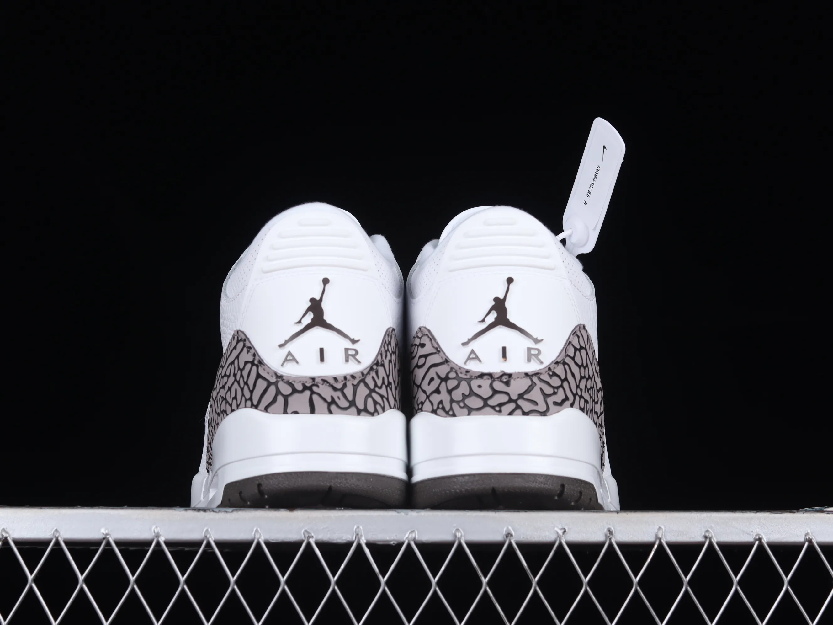 All categories Air Jordan Jordan series basketball shoes Air Jordan 3 Air Jordan 3 "Mocha" AJ3 Joe 3 Mocha white coffee burst pattern replica basketball shoes 136064-122